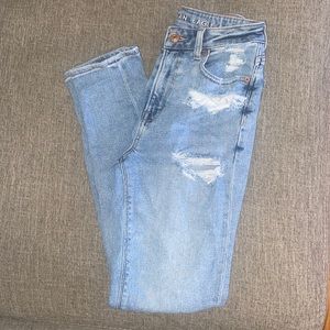 AE Ripped Relaxed Mom Jean